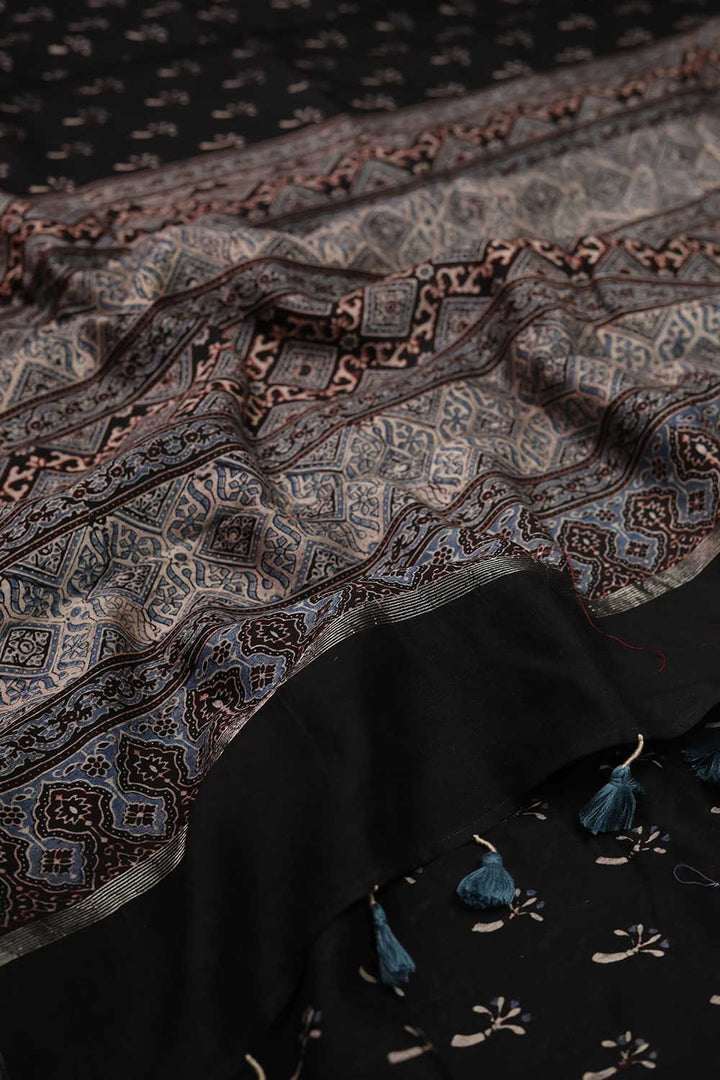 Sarees - Matkatus