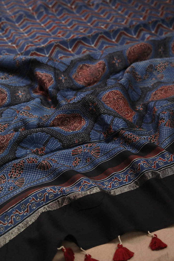 Sarees - Matkatus