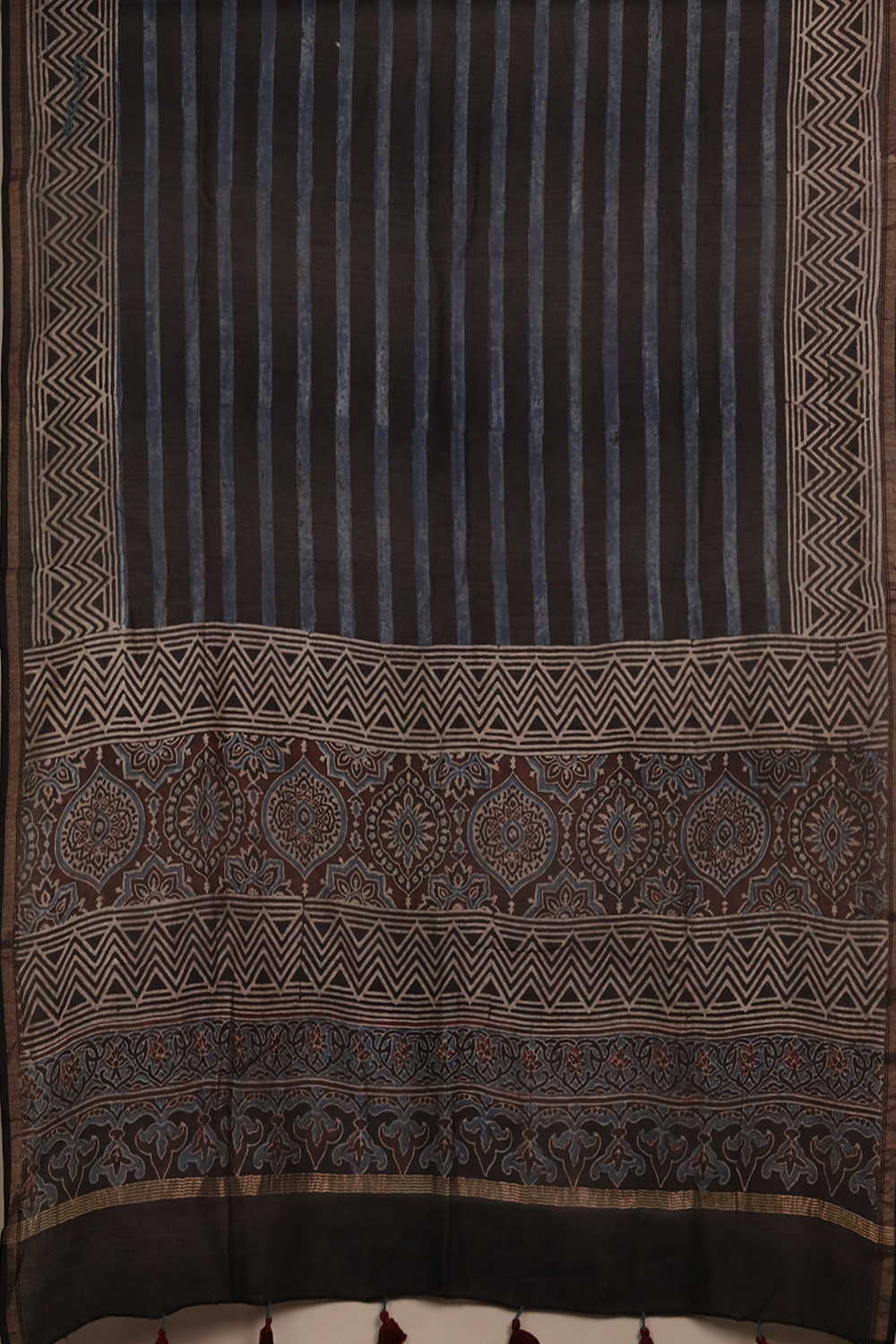 Ajrak Suits - Matkatus 