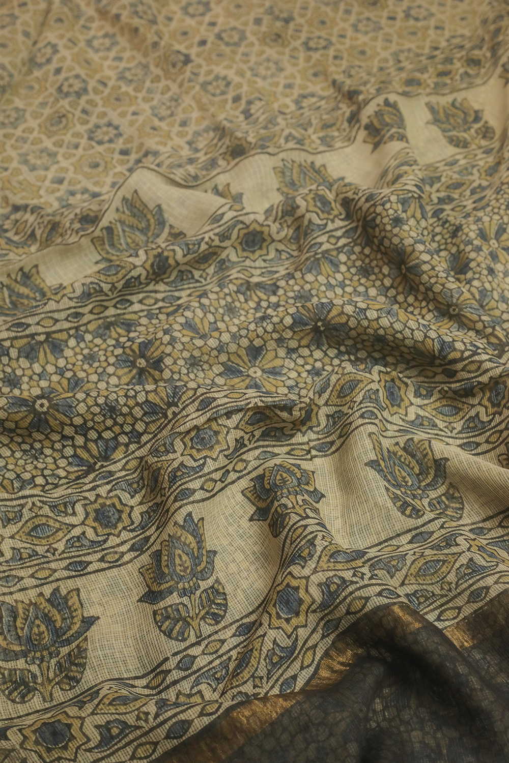 Ajrak Sarees - Matkatus 