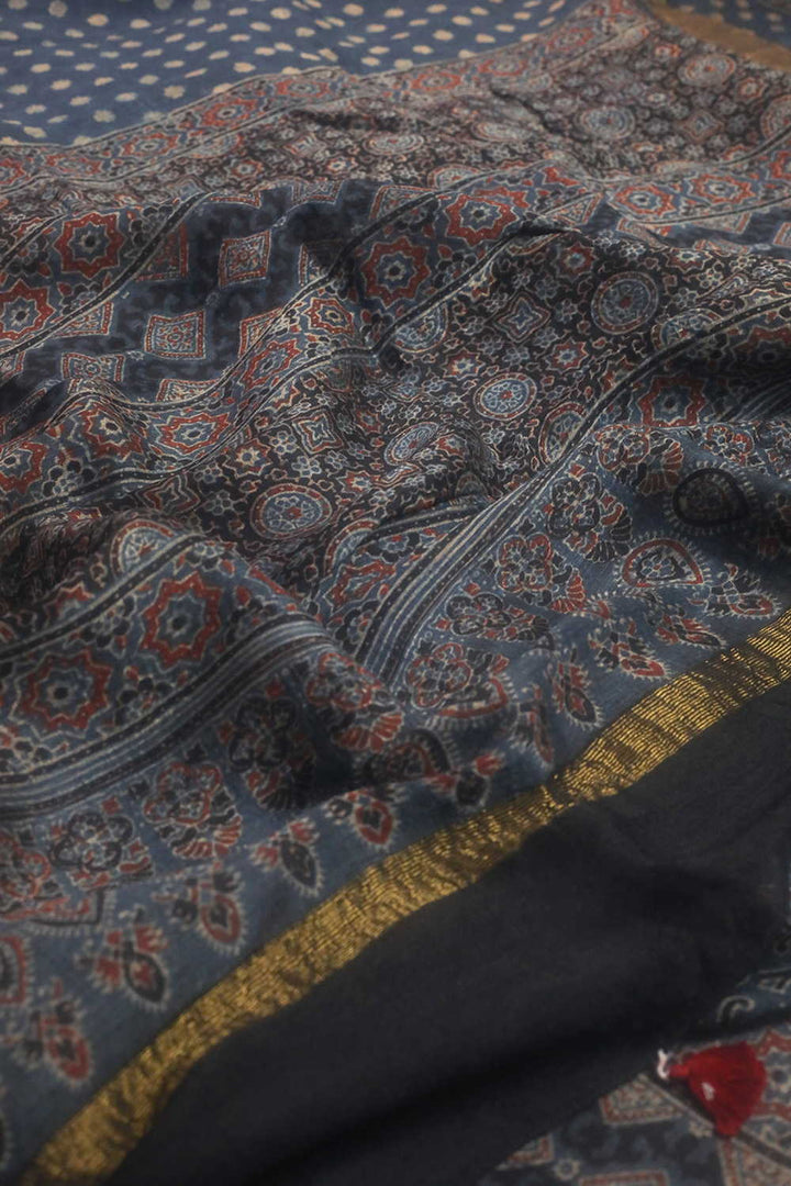Sarees - Matkatus 