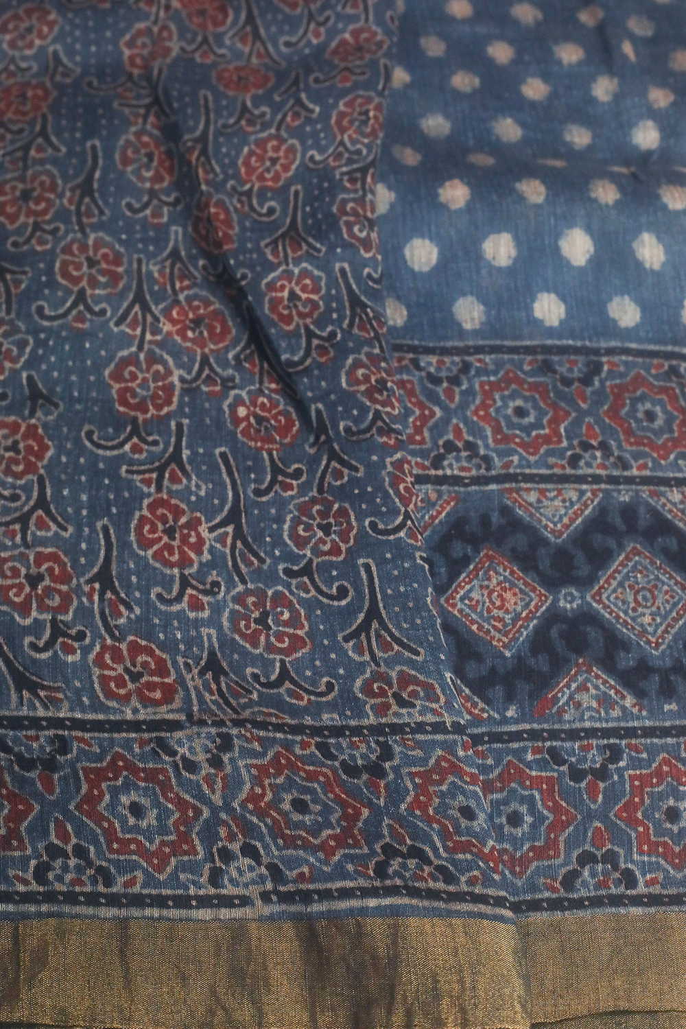Ajrak Sarees - Matkatus 