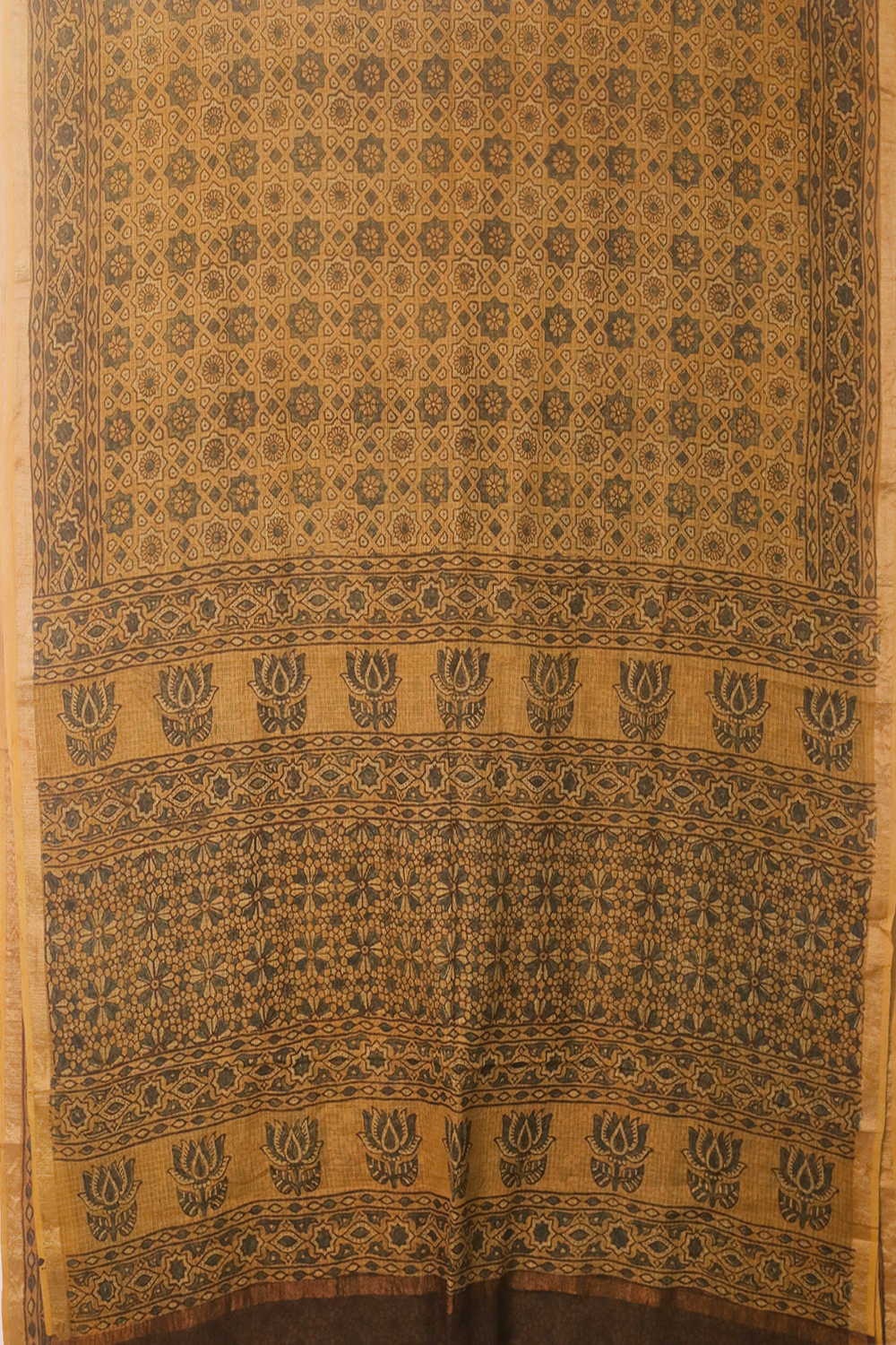 Ajrak Sarees - Matkatus 