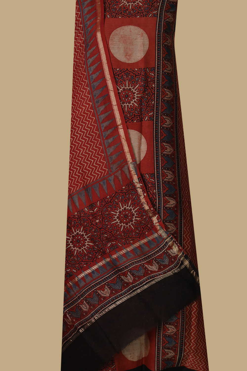 Ajrak Suits - Matkatus 