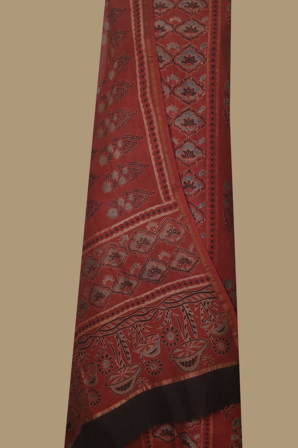 Ajrak Suits - Matkatus 