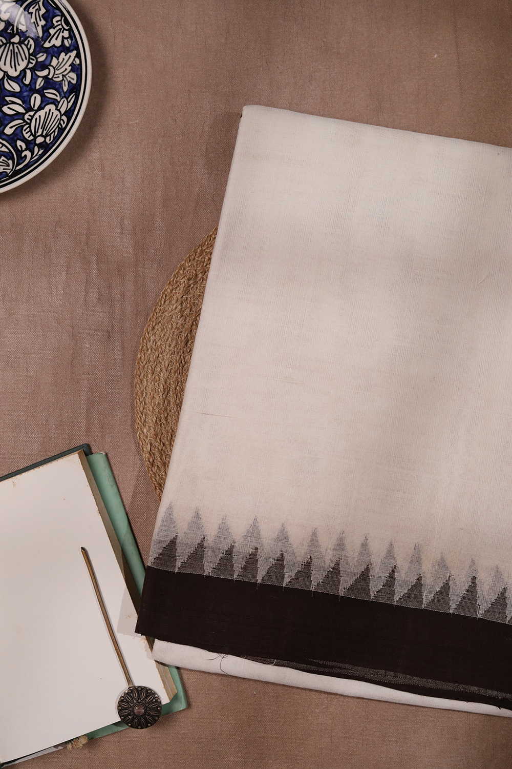 Handwoven Cotton Saree - Matkatus 