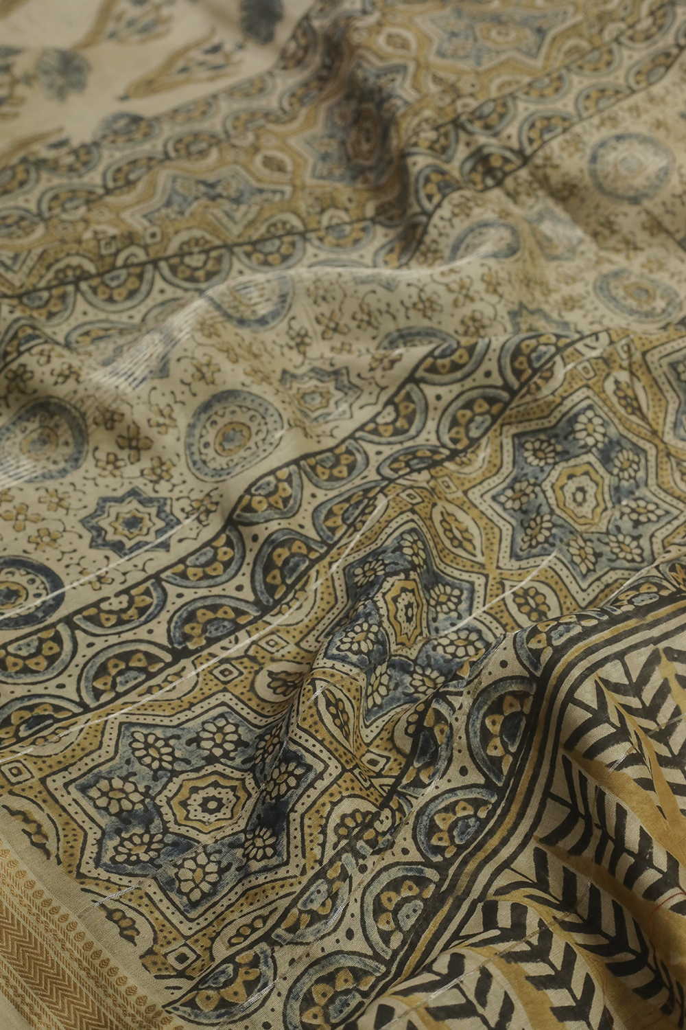 Ajrak Sarees - Matkatus 