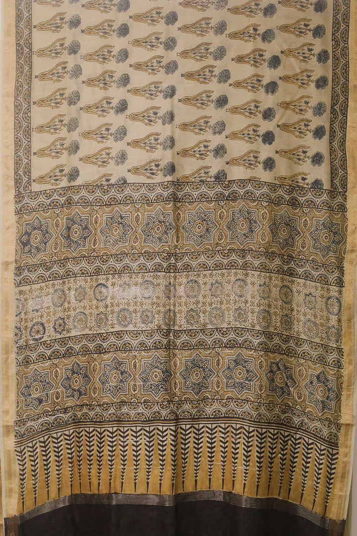 Sarees - Matkatus 