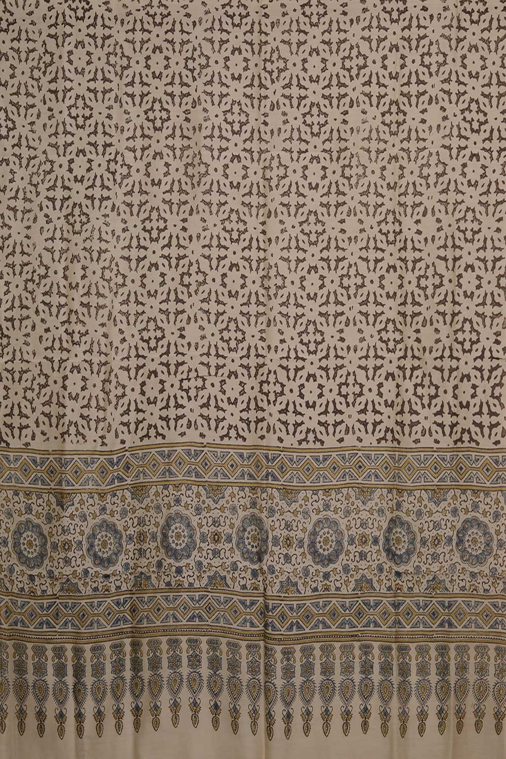 Ajrak Suits - Matkatus 