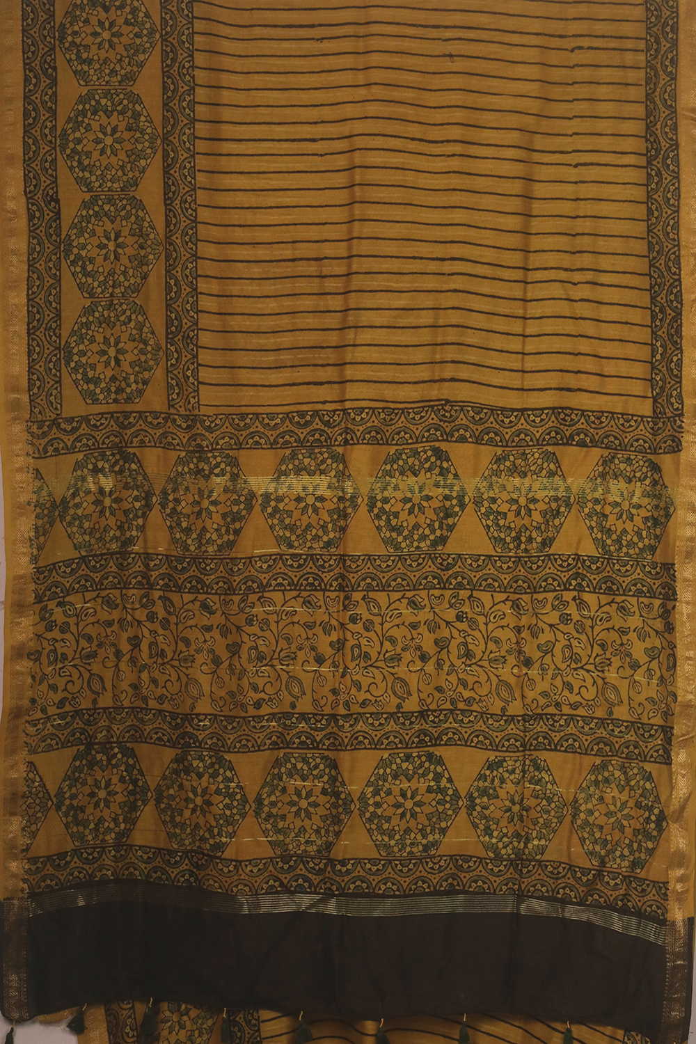 Ajrak Sarees - Matkatus