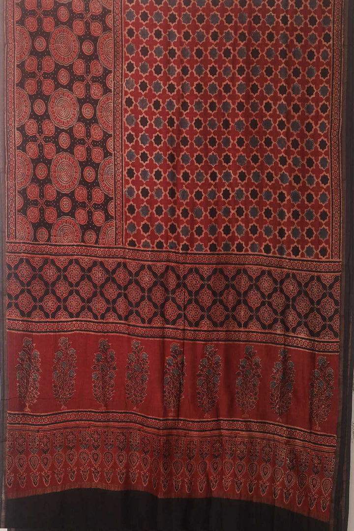 Ajrak Sarees - Matkatus 
