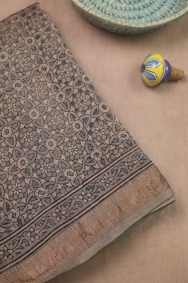 Sarees - Matkatus 