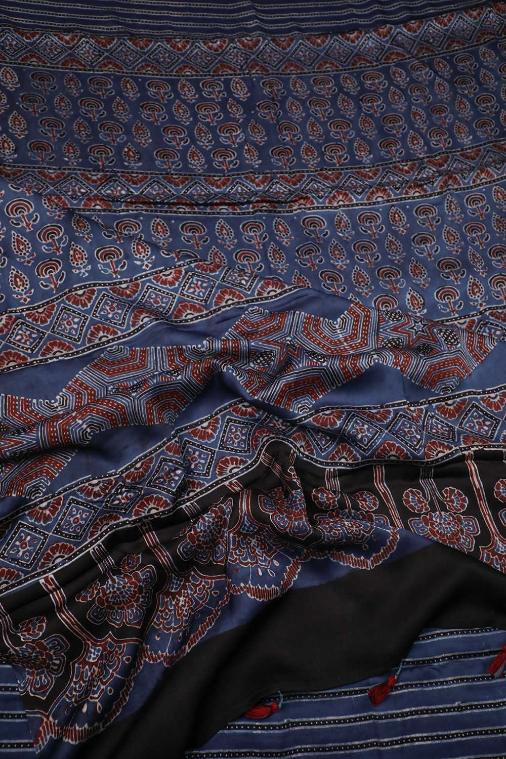 Ajrak Saree - Matkatus 