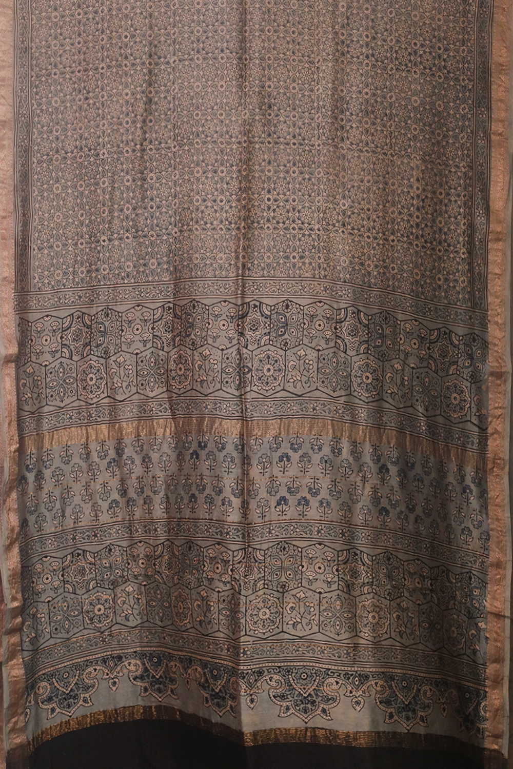 Ajrak Sarees - Matkatus 