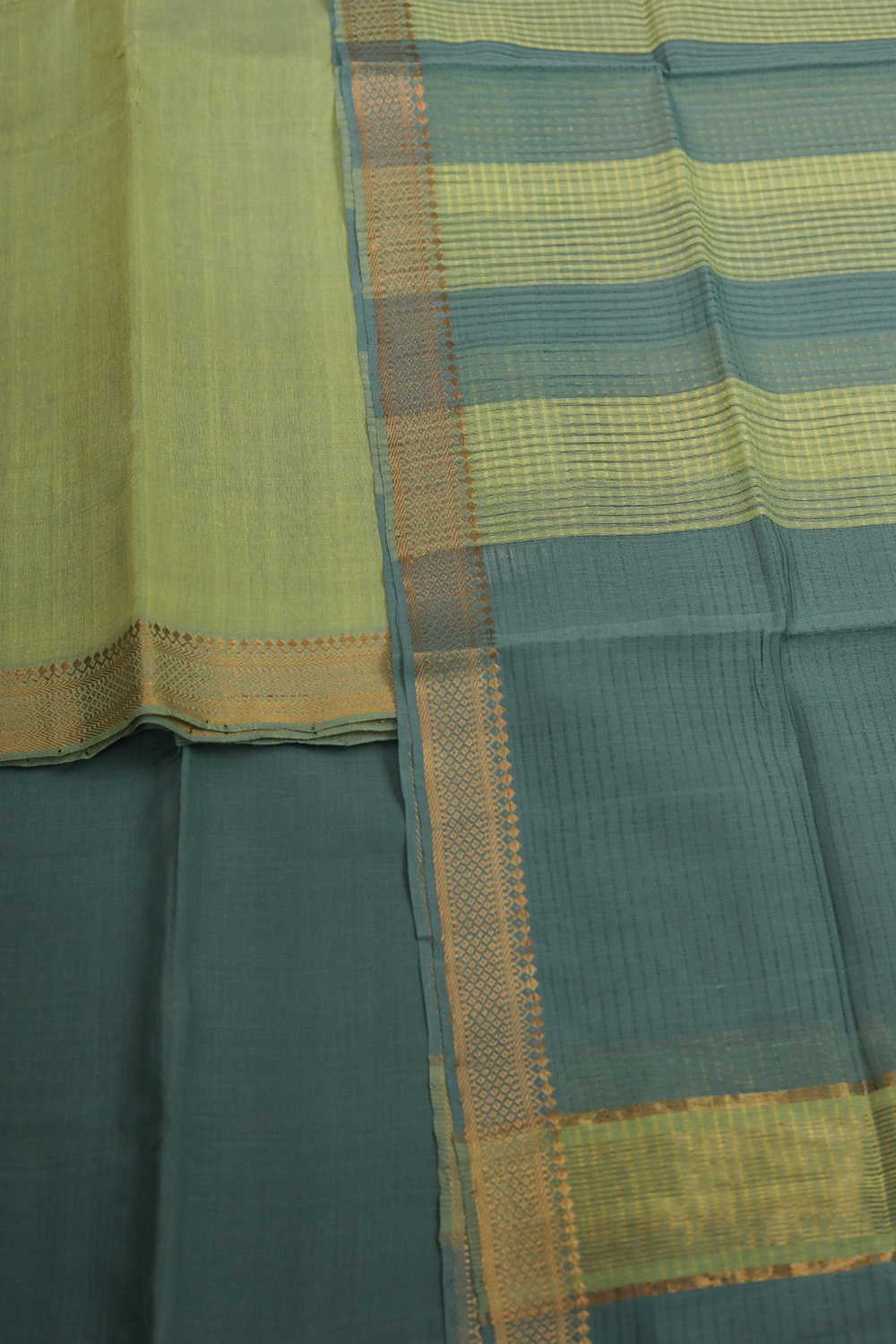 Unstitched Suits - Matkatus 
