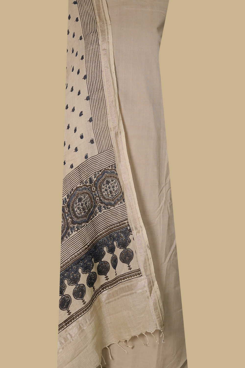 Top & Dupatta - Matkatus 