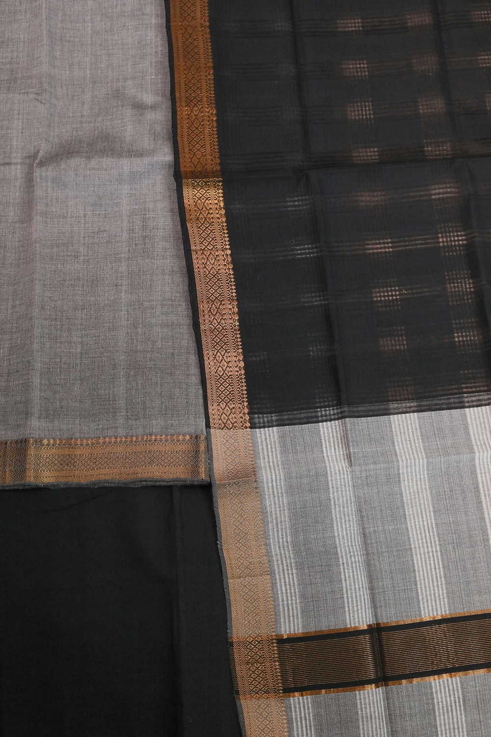 Unstitched Suits - Matkatus 