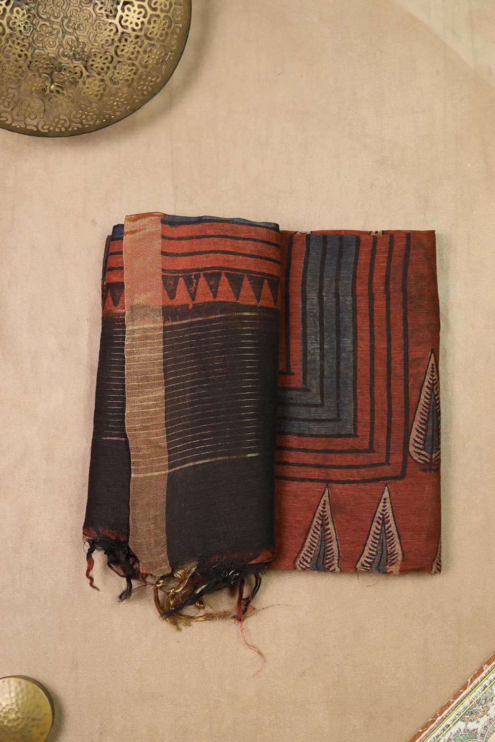 Ajrak Linen Top & Dupatta - Matkatus 