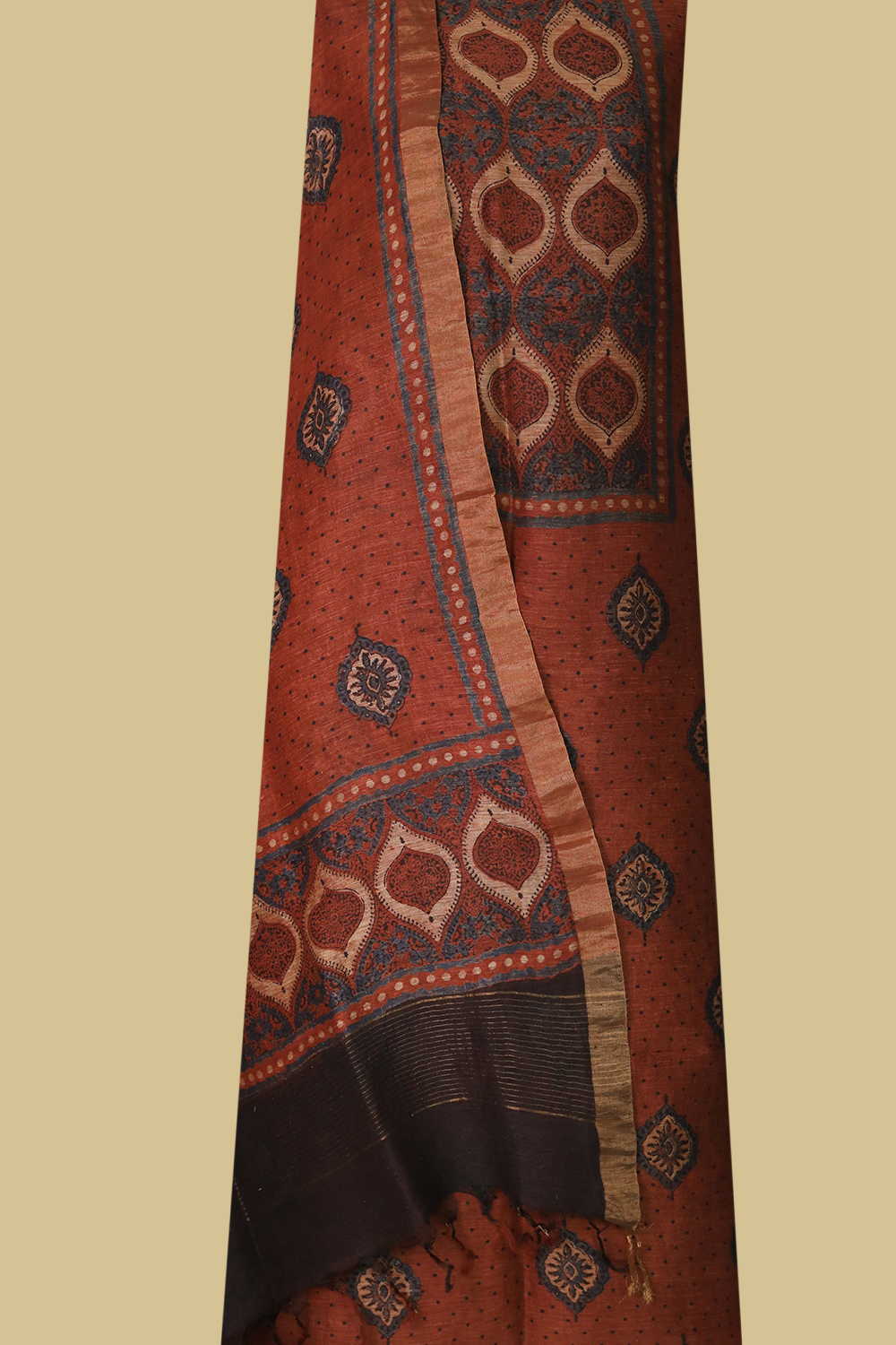 Ajrak Linen Top & Dupatta - Matkatus 