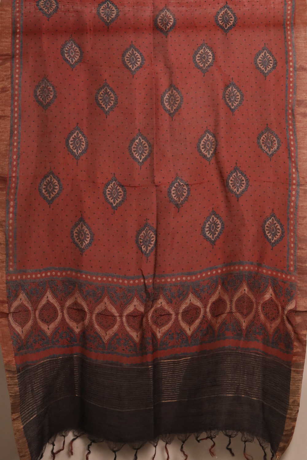 Ajrak Linen Top & Dupatta - Matkatus 