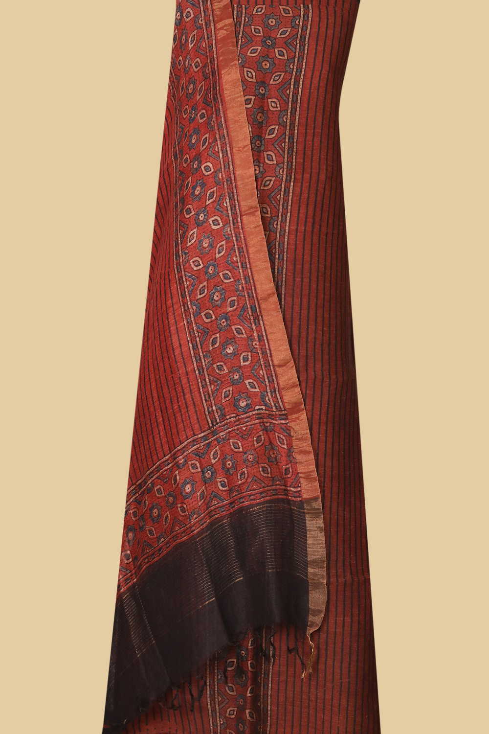 Ajrak Linen Top & Dupatta - Matkatus 
