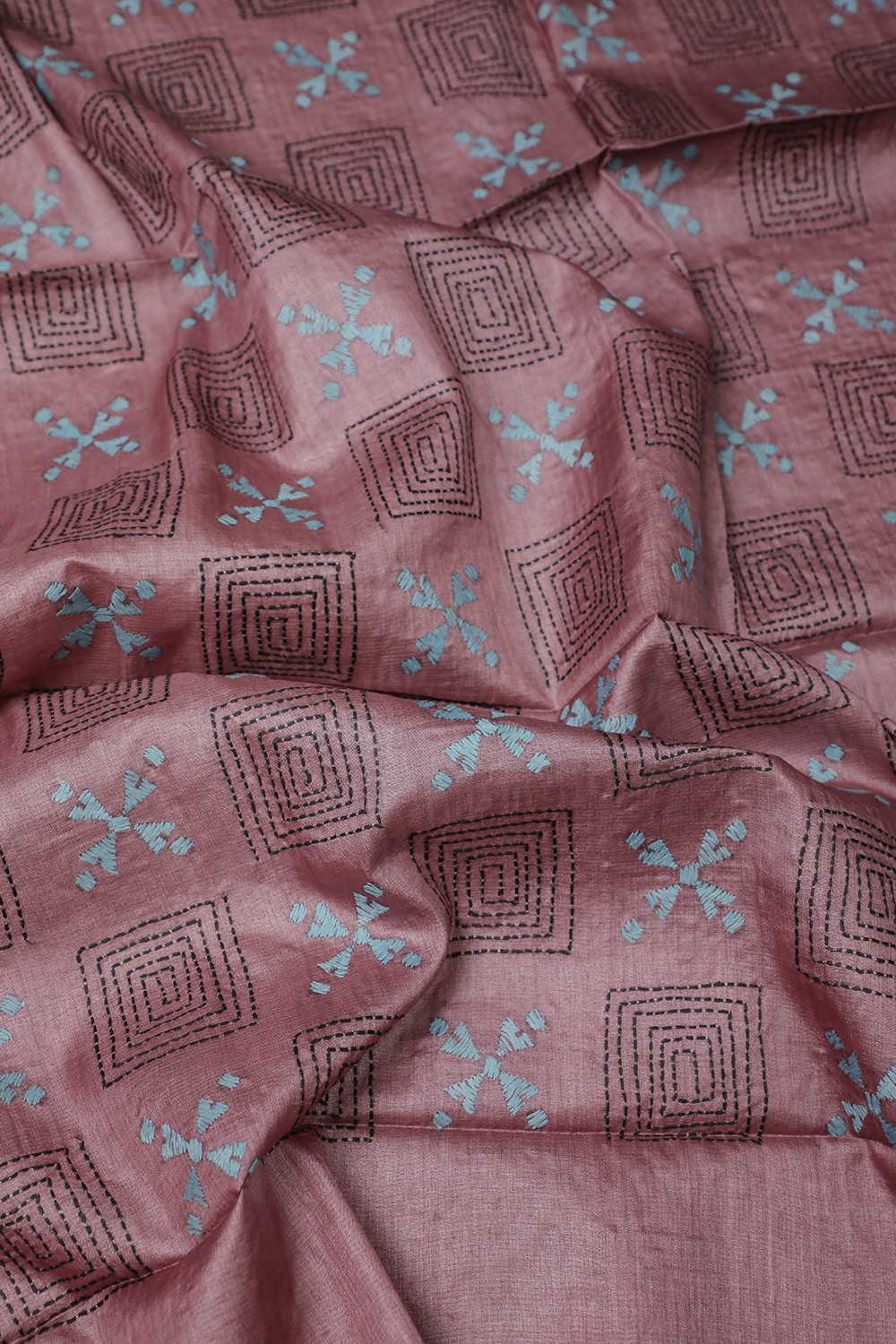 Embroidered Blouse - Matkatus 