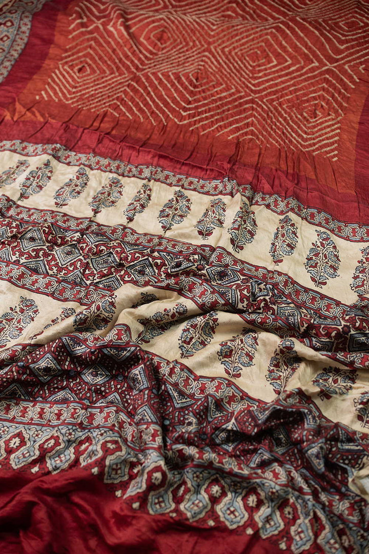 Ajrak Bandhani Saree - Matkatus 