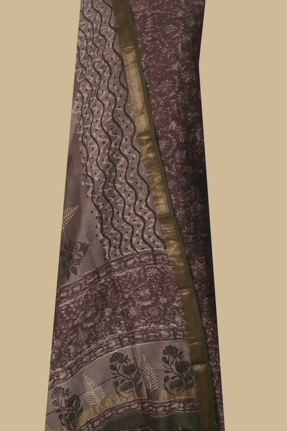 Unstitched Suits - Matkatus 