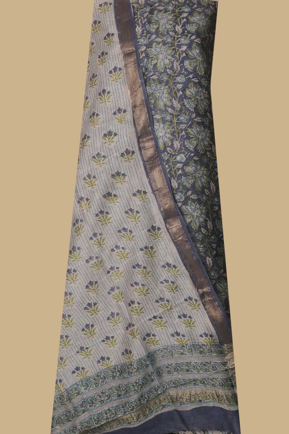 Unstitched Suits - Matkatus 