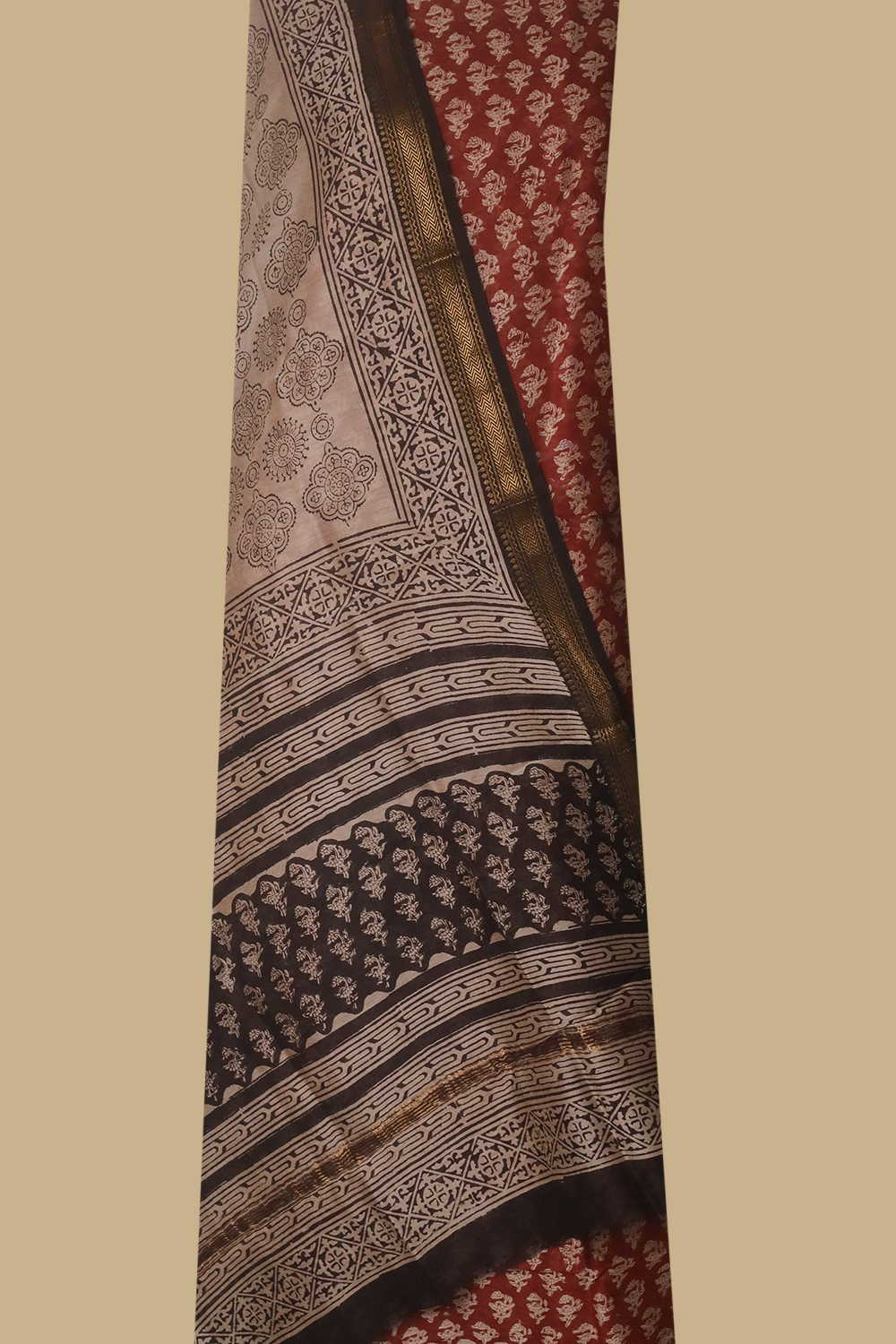 Unstitched Suits - Matkatus 