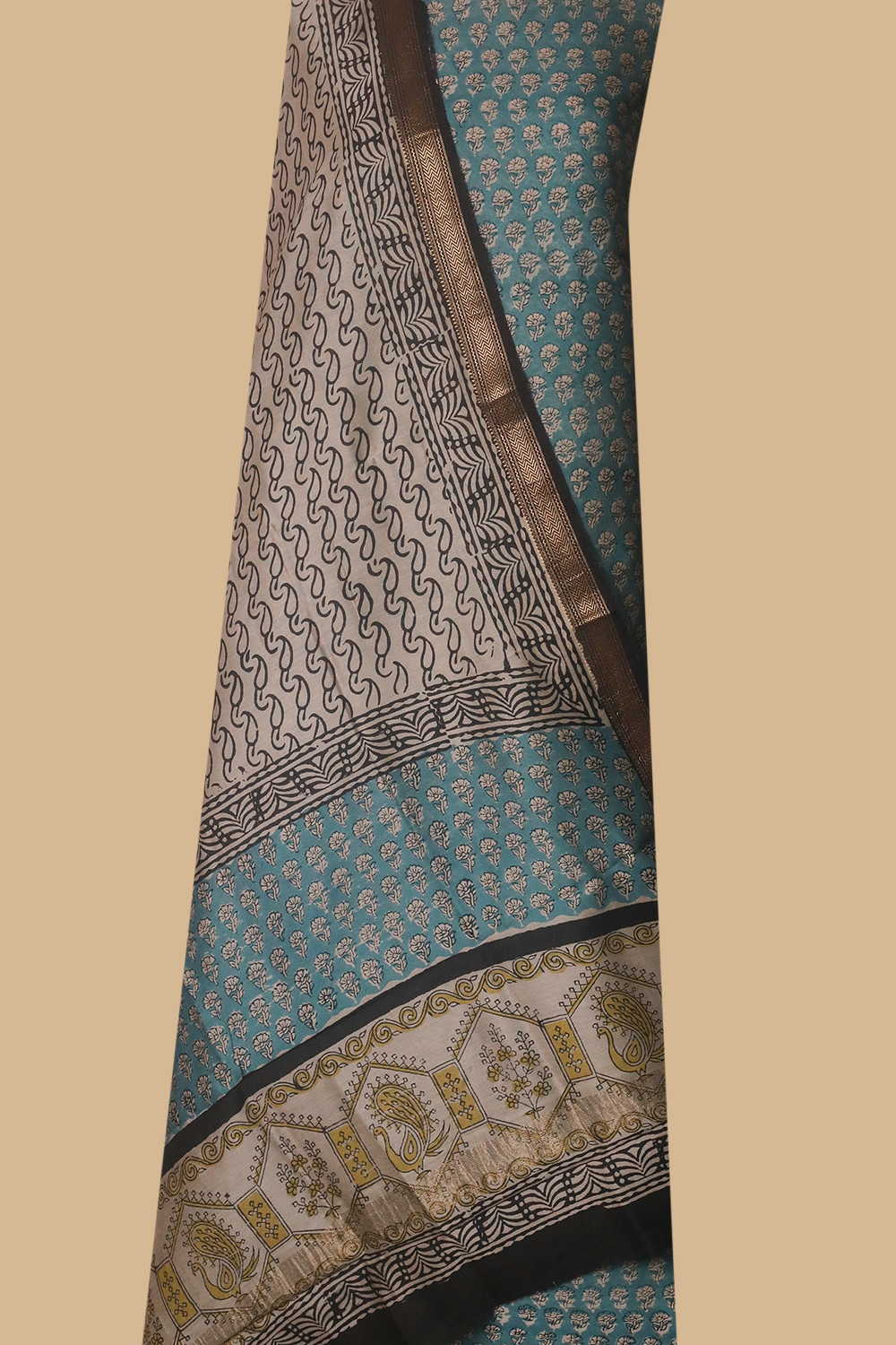 Unstitched Suits - Matkatus 