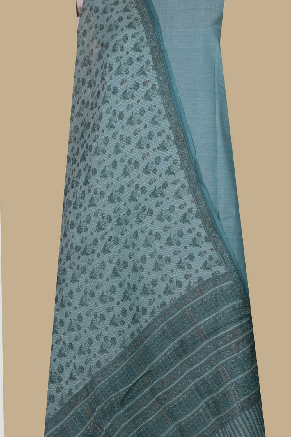 Unstitched Suits - Matkatus 