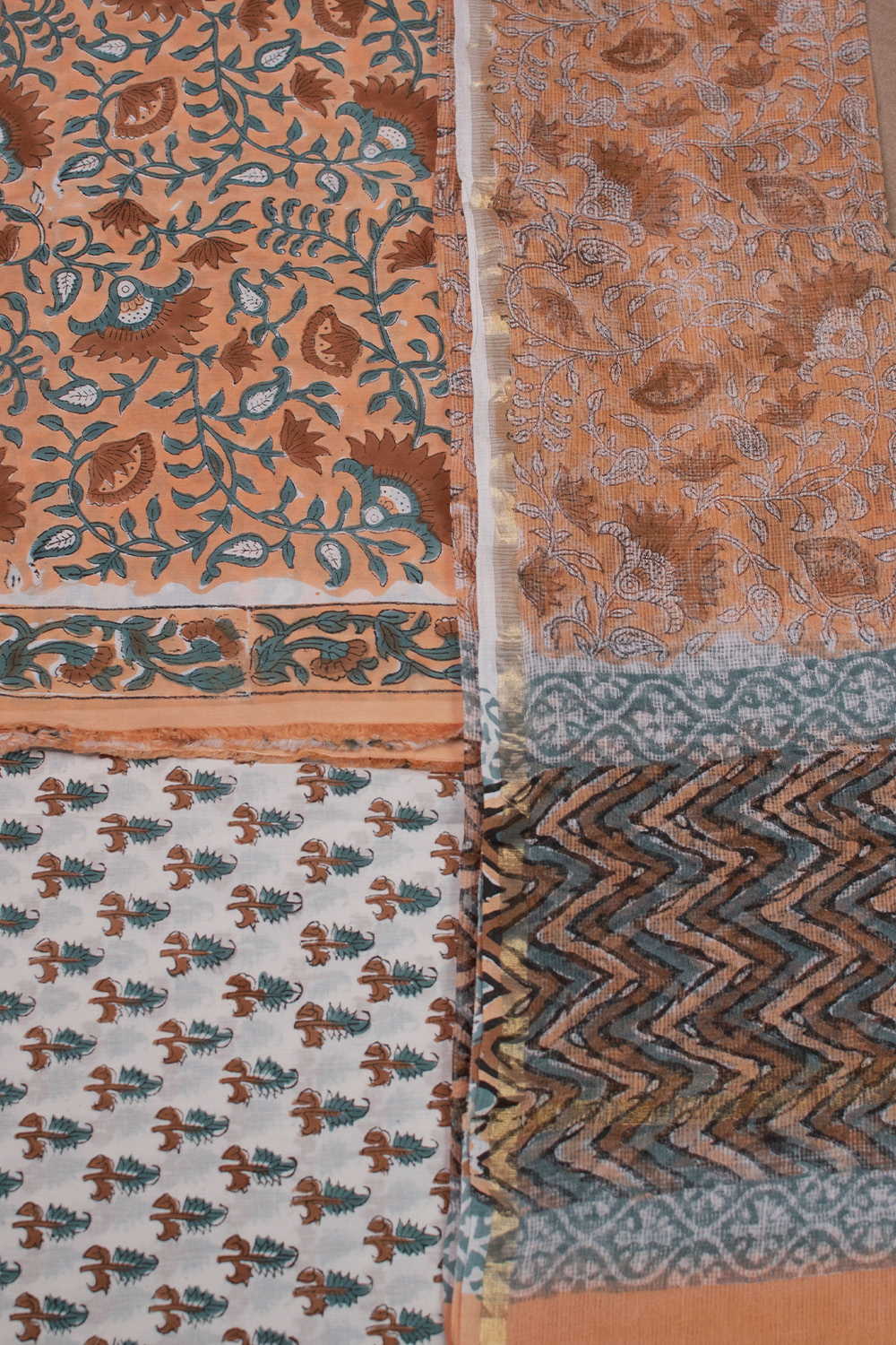 Unstitched Suits - Matkatus