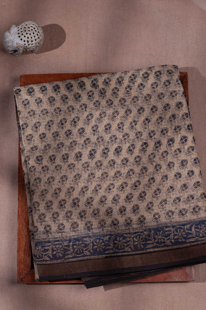 Sarees - Matkatus 