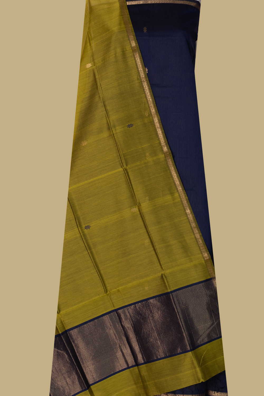 Top and Dupatta - Matkatus 