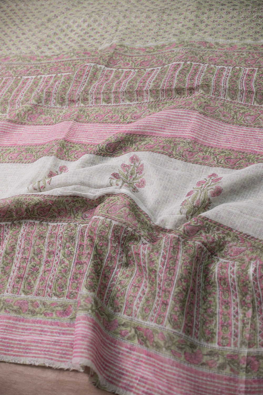 Sarees - Matkatus 