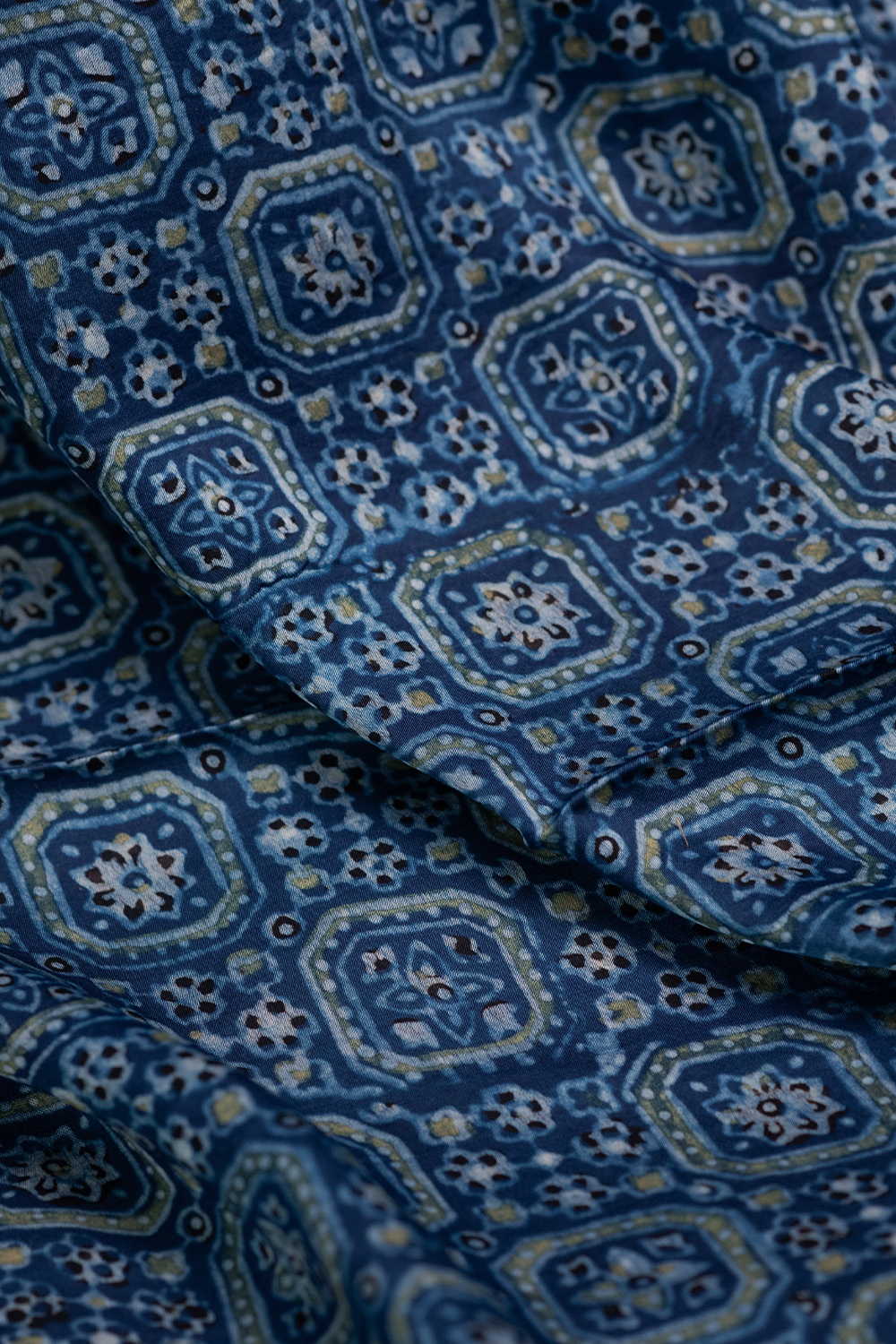 Silk Fabric - Matkatus 