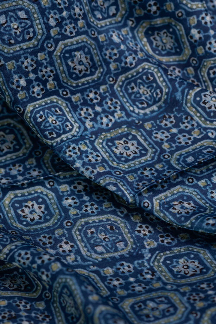 Silk Fabric - Matkatus 