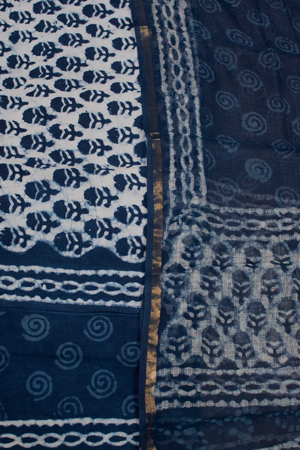 Unstitched Suits - Matkatus