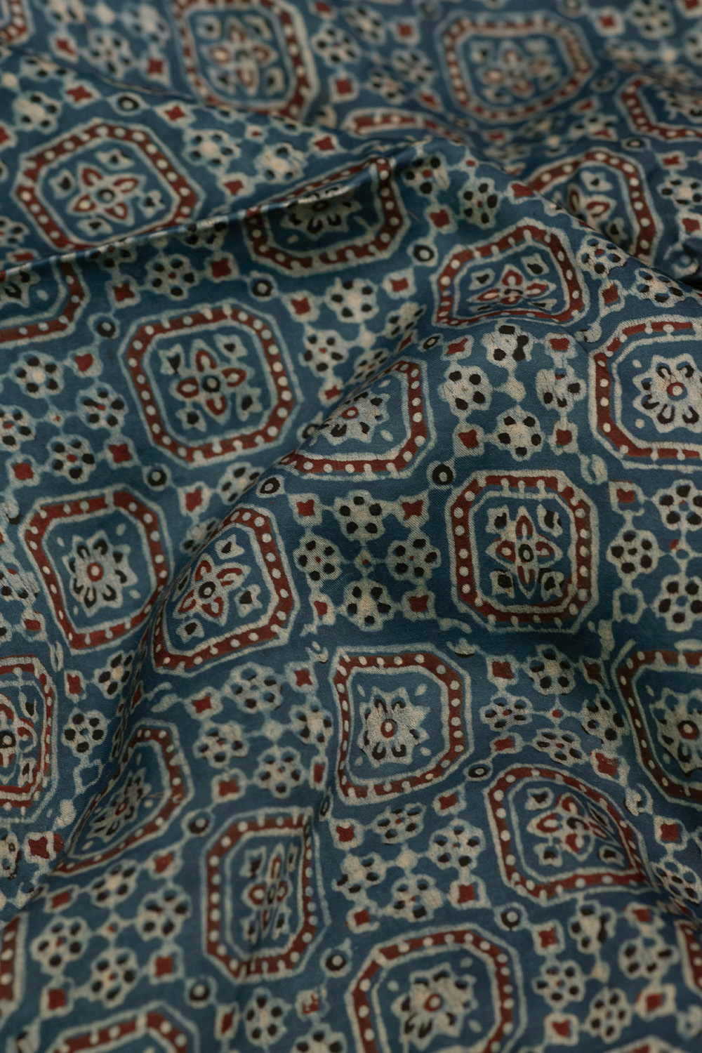 Silk Fabric - Matkatus 