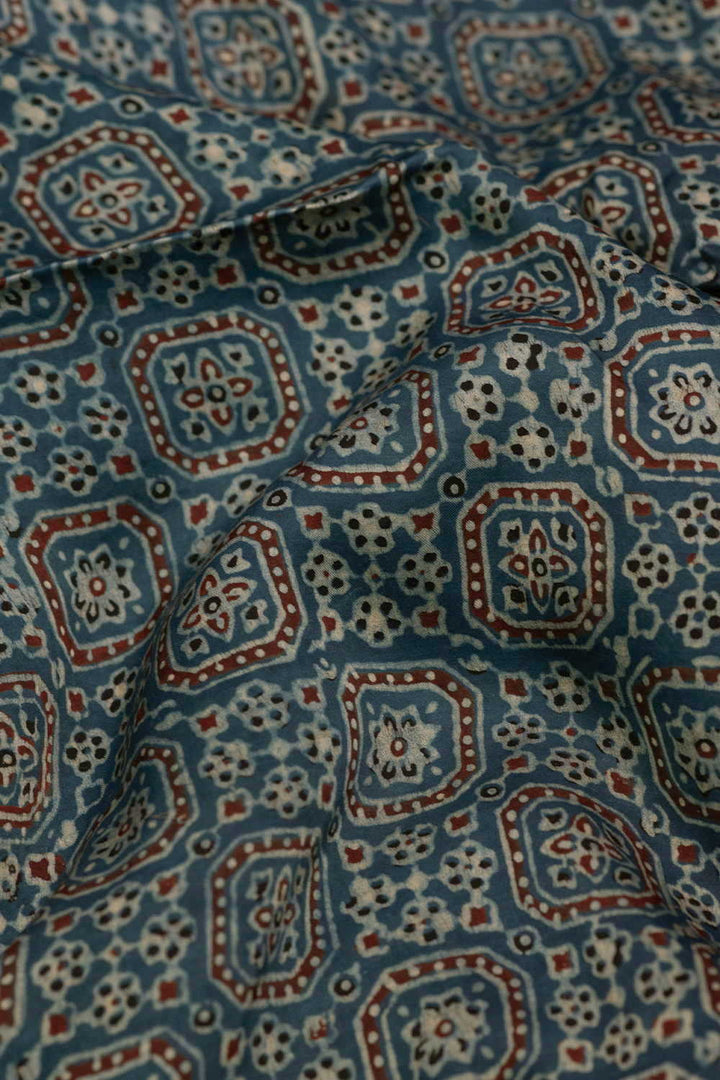 Silk Fabric - Matkatus 