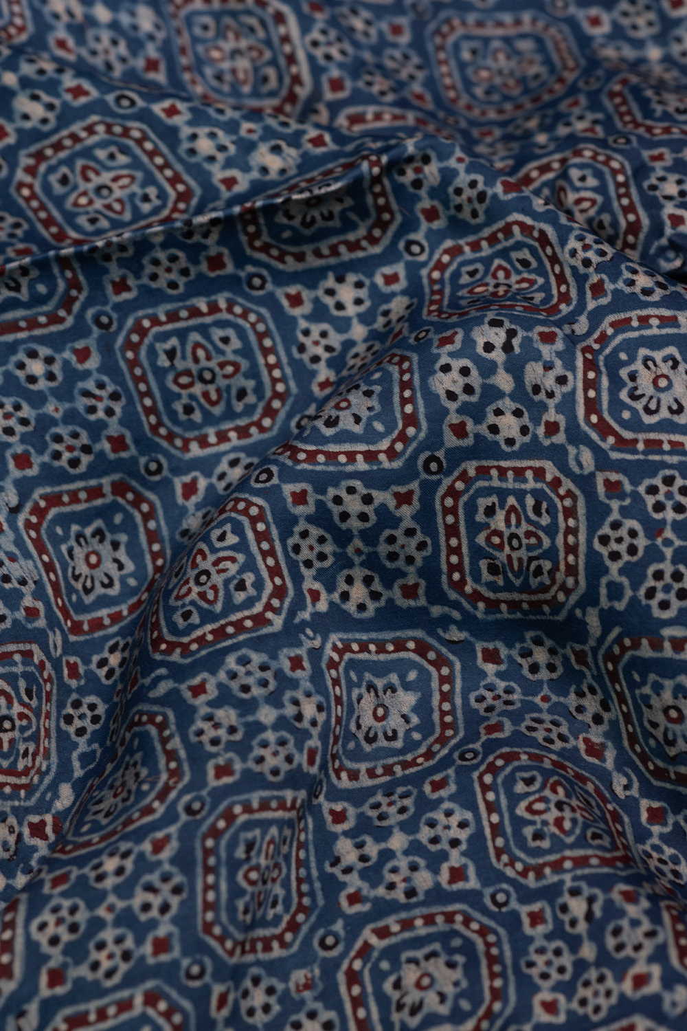 Silk Fabric - Matkatus 