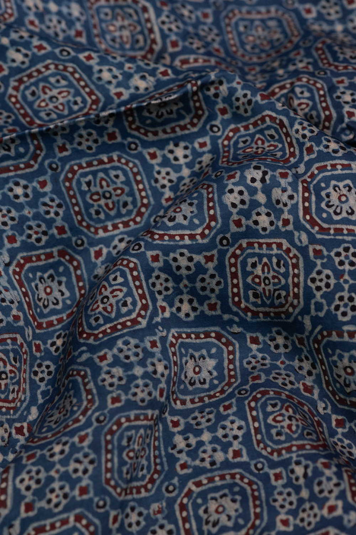 Silk Fabric - Matkatus 