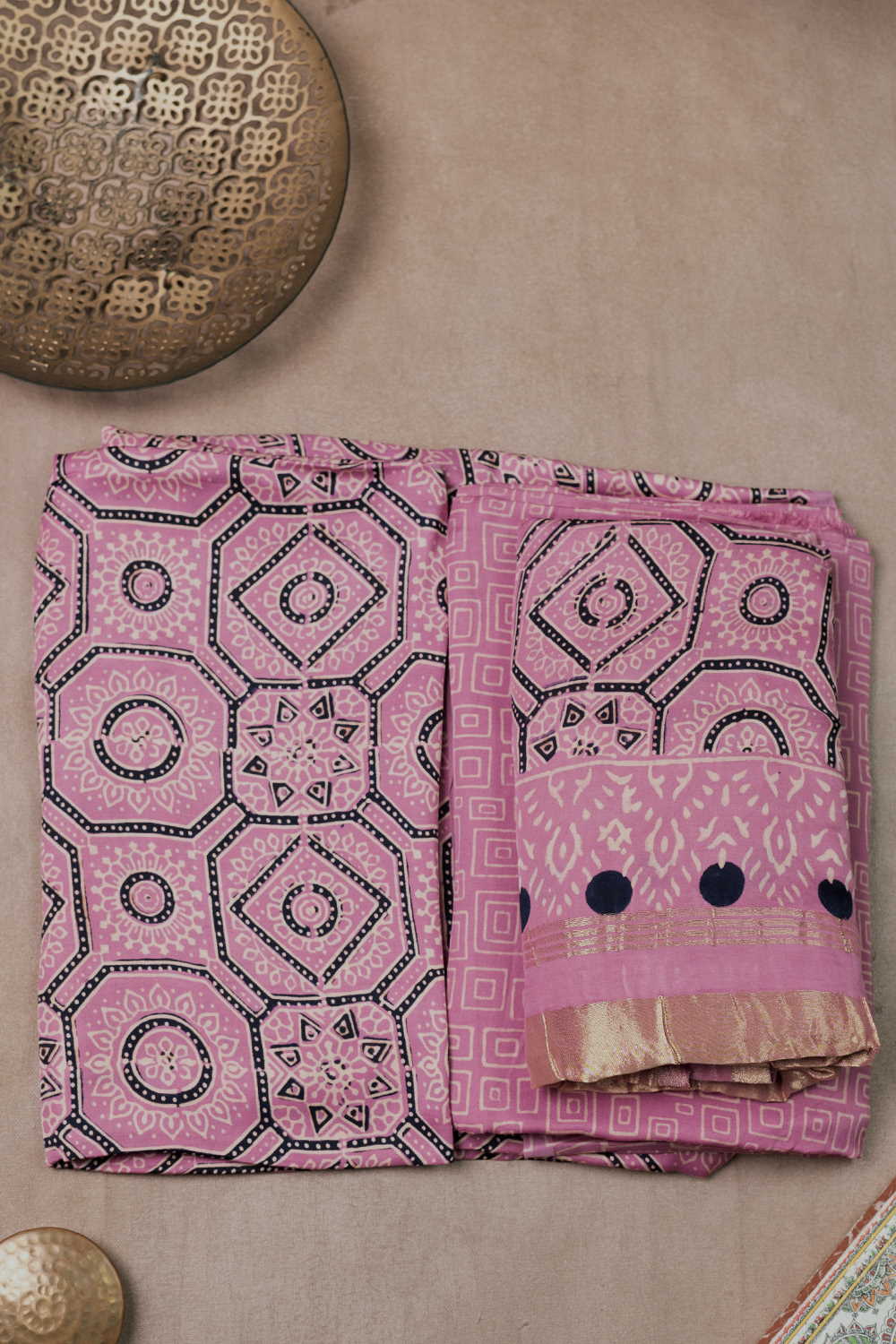 Ajrak Suits-Matkatus 