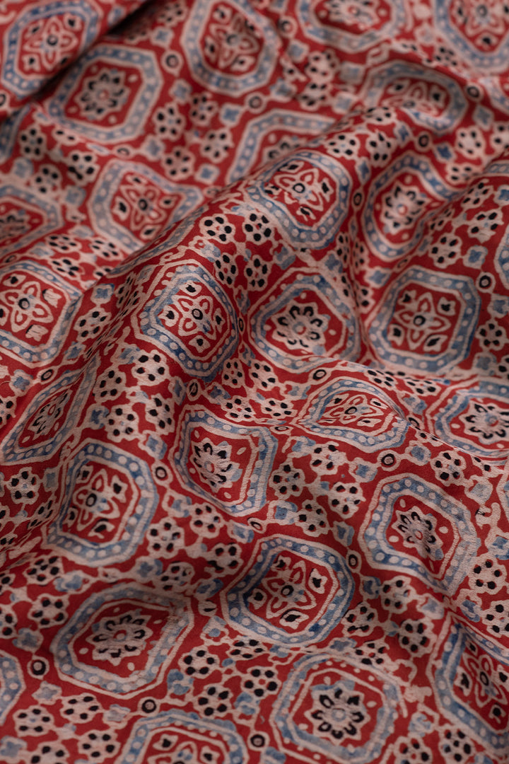 Silk Fabric - Matkatus 