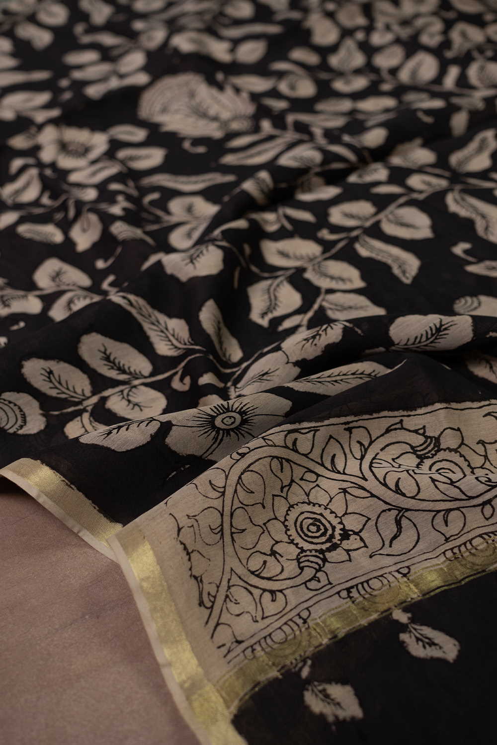Hand Painted Dupatta - Matkatus
