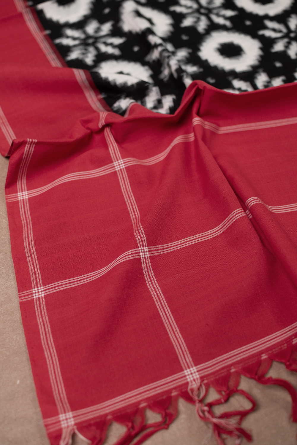 Ikat Cotton Dupatta - Matkatus