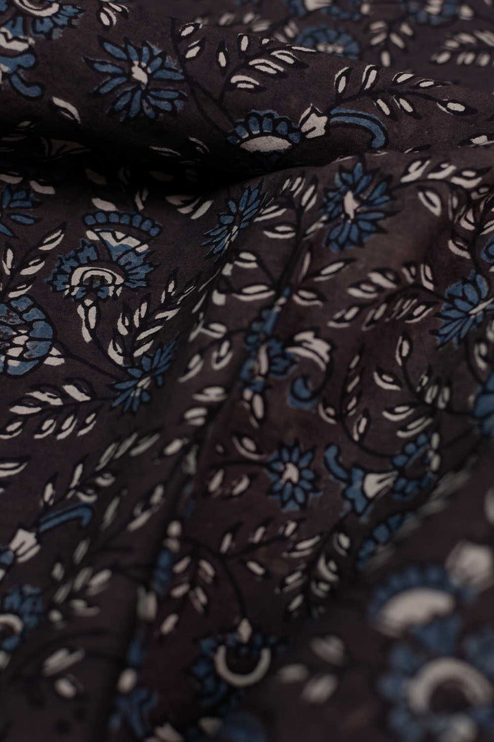 Ajrak Fabrics- Matkatus 