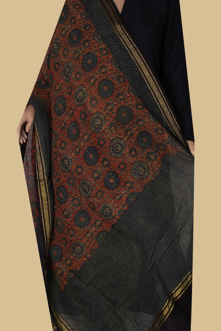 Ajrak Dupatta - Matkatus 
