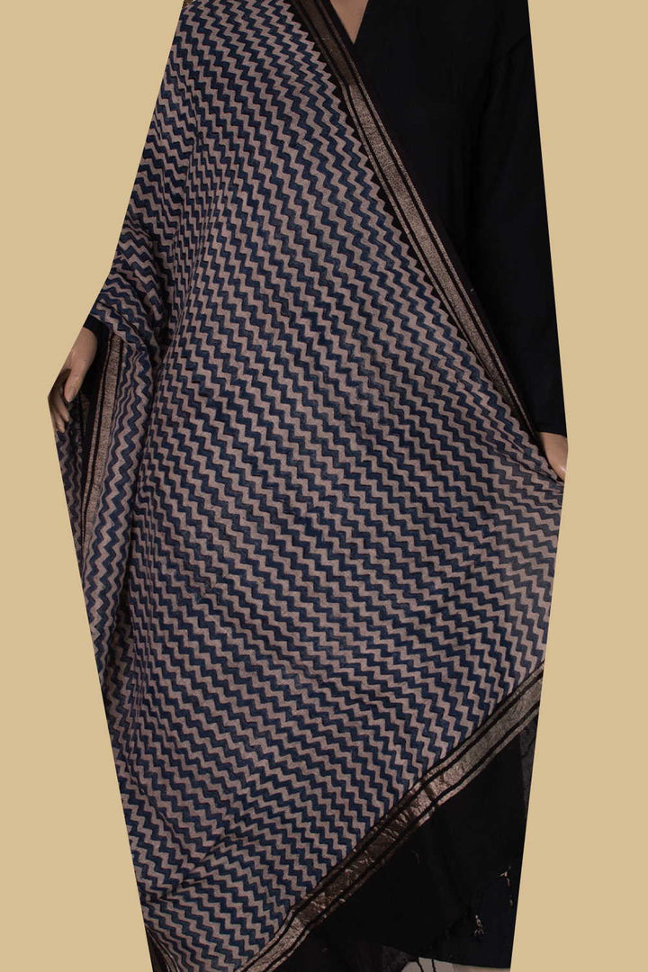 Ajrak Dupatta - Matkatus 